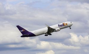 Trời ơi tin được không! Chuyển phát nhanh FedEx nhanh đến không tưởng