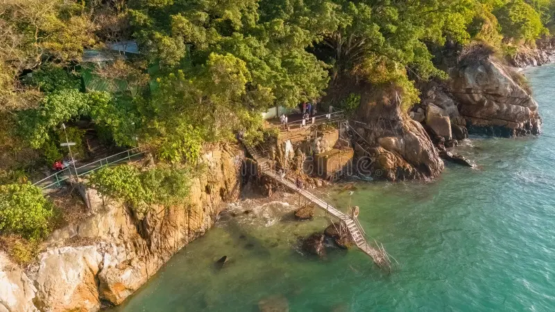 Sai Wan Swimming Shed – Điểm check-in huyền thoại lúc hoàng hôn.