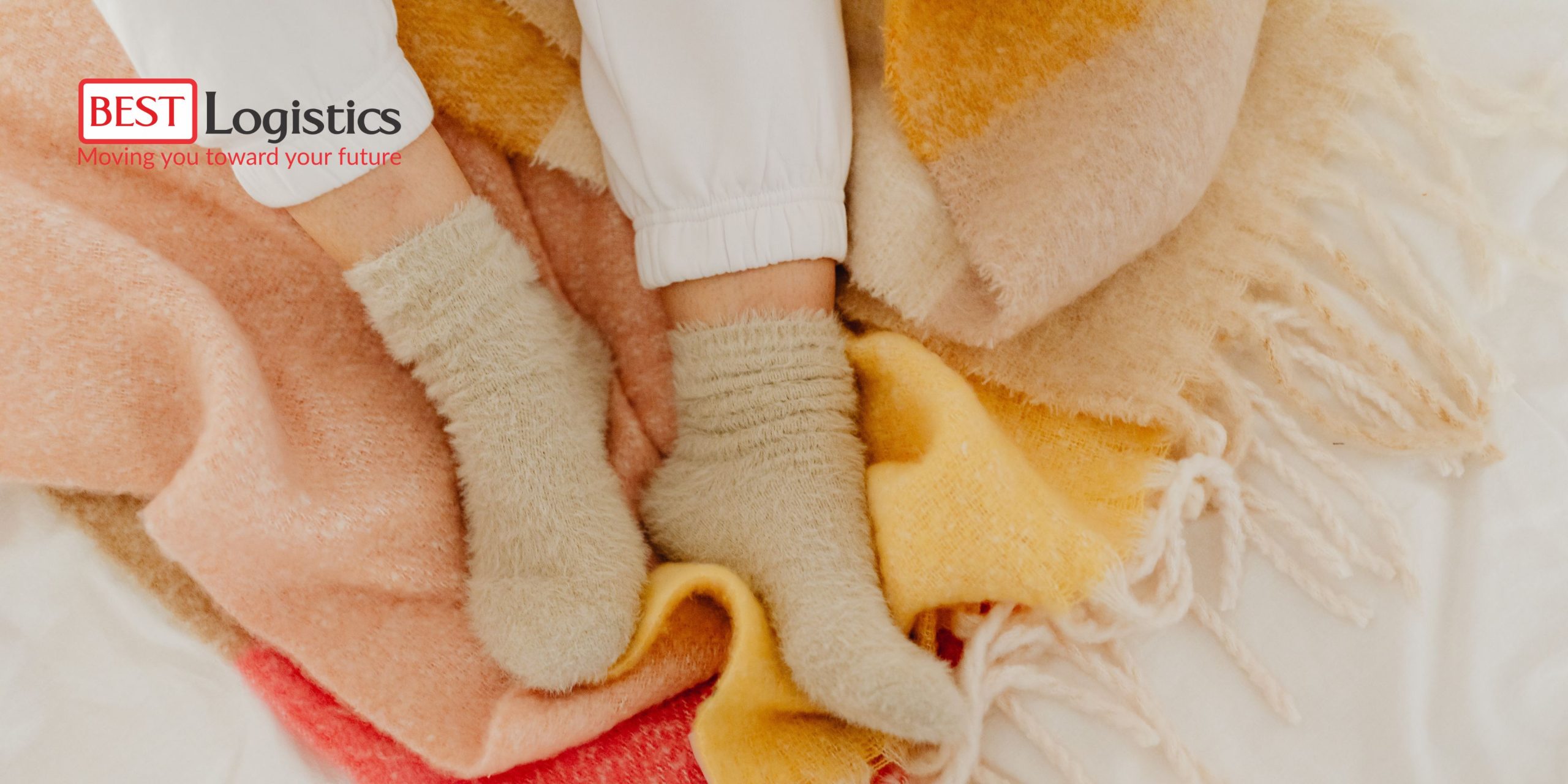 Vận chuyển tất đi Mỹ là dịch vụ đơn giản, dễ khai báo và nhanh chóng. Với hàng nhẹ, gọn và ít rủi ro, bạn hoàn toàn có thể gửi tất cho người thân hoặc xuất hàng cho đối tác Mỹ bằng đường hàng không an toàn – đúng quy định – thời gian chỉ từ 5 đến 10 ngày.Chỉ cần đóng gói khô ráo, khai báo chính xác v