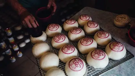 Văn Hóa & Lễ Hội: Lễ Hội Bánh Bao Cheung Chau