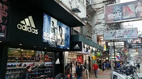 Sneaker Street Hong Kong: Khám Phá Phố Giày Thể Thao Mong Kok và Văn Hóa Sưu Tầm Độc Đáo