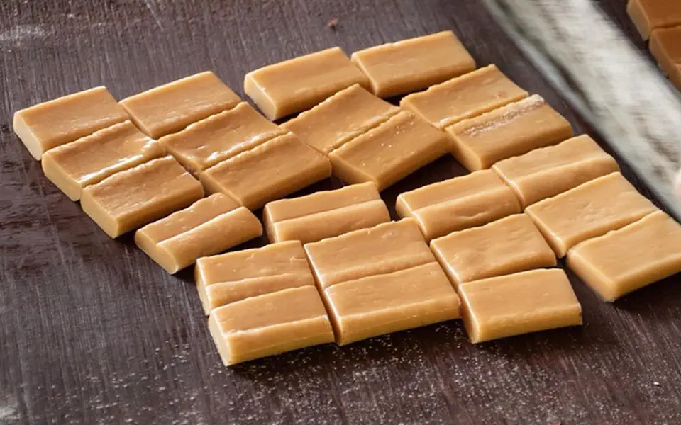 Vận Chuyển Kẹo Dừa Bến Tre Đi Mỹ: Quy Trình, Chi Phí & Lưu Ý Mới Nhất