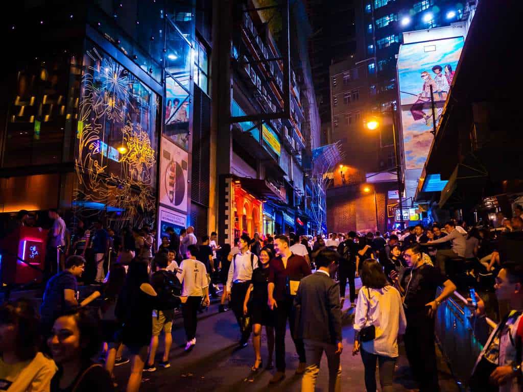 Cuộc sống về đêm tại Lan Quế Phường (Lan Kwai Fong)