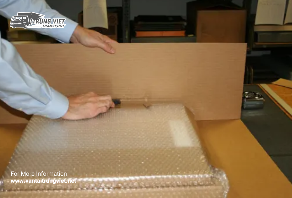 Dịch Vụ Gửi Tranh Ảnh, Khung Ảnh Gia Đình Từ Việt Nam Sang Hong Kong