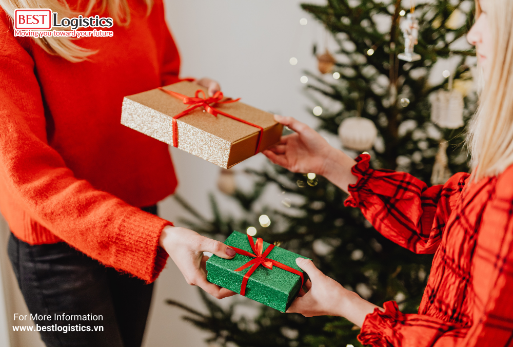 Gửi Quà Tết, Quà Lưu Niệm Việt Nam Sang Hong Kong Cần Lưu Ý Gì?