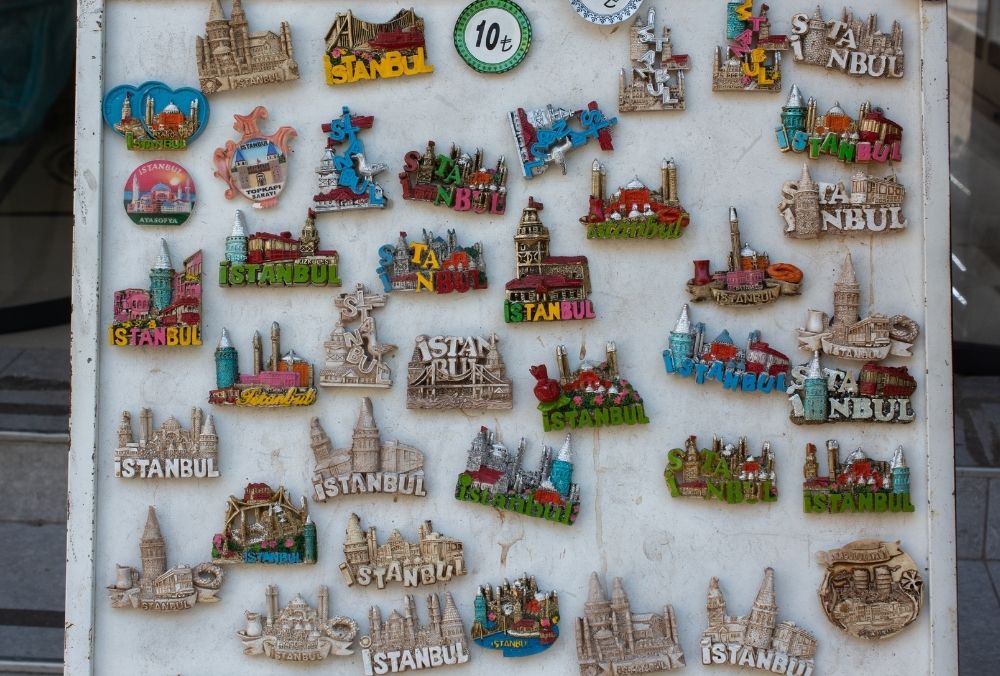 Gửi nón lá, quà lưu niệm Việt Nam đi Hồng Kông: Hướng dẫn chi tiết, an toàn và tiết kiệm